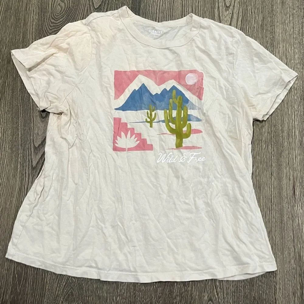 Old Navy Everywear Tee Shirt Wild & Free Graphic Print Short Sleeves Cream Large